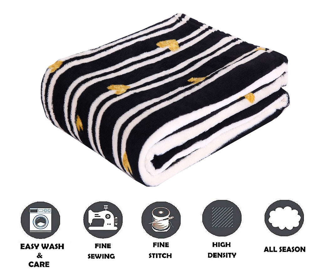 Elegant Comfort Luxury Velvet Super Soft Christmas Prints Fleece Blanket-Holiday Theme Home Décor Fuzzy Warm and Cozy Throws for Winter Bedding, Couch and Gift, 50 x 60 inch, Burgundy Reindeer